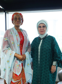 Emine Erdoğan, Nijerya Nijerya Devlet Başkan Tinubu'nun eşi ile bir araya geldi