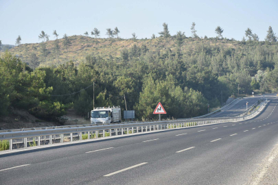 İzmir'de orman yangını, 2 mahalle boşaltıldı (7)