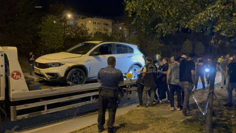 Polisin 'dur' ihtarına uymayıp kaçan uyuşturucu şüphelisi refüje çarptı; başına dayadığı tabancayla intihar etti