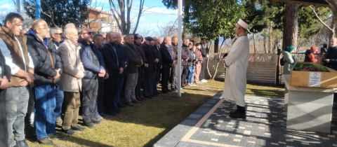 Kızının erkek arkadaşı tarafından öldürülen kadın, toprağa verildi